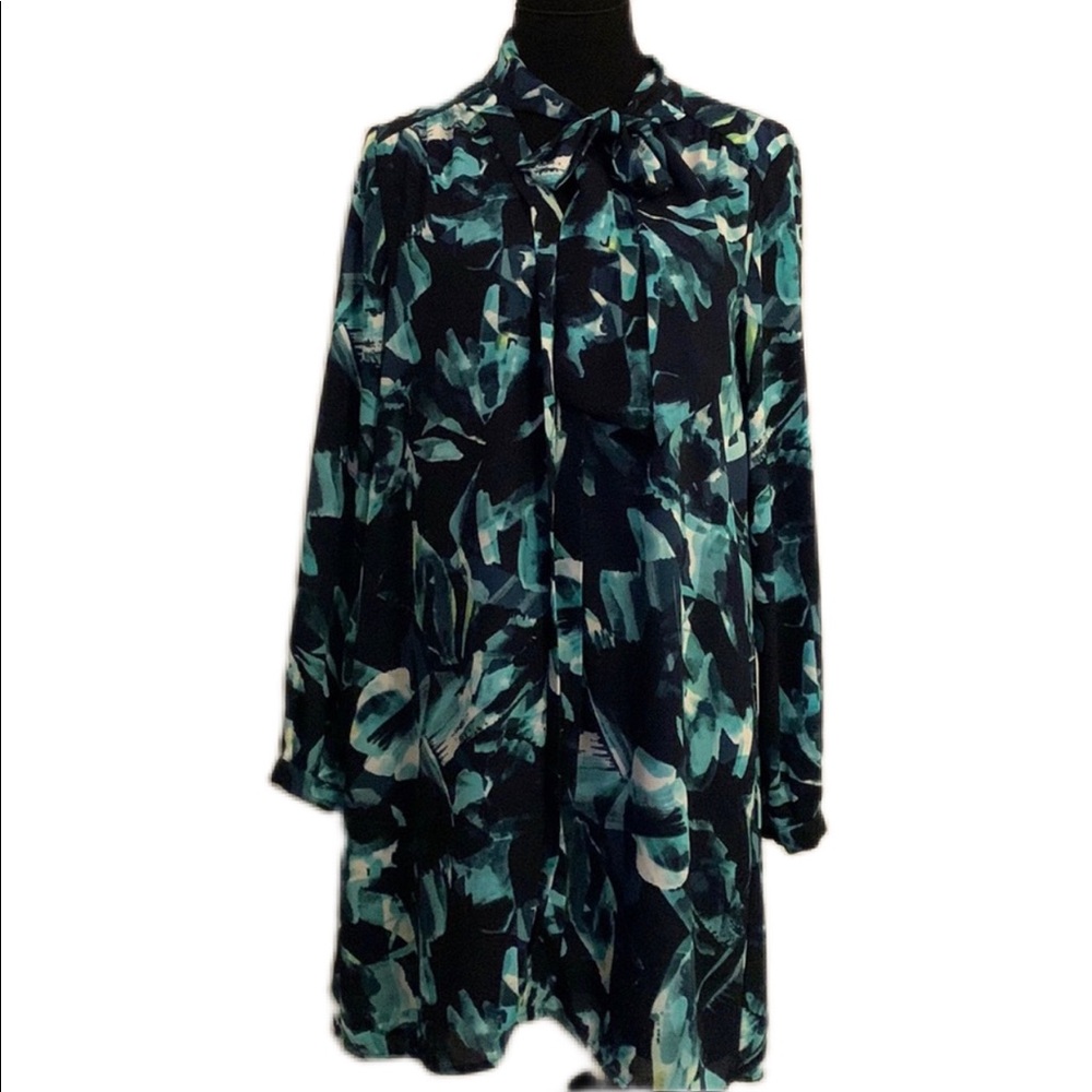 Cupio Dress | Black and Blue Floral | Pullover | Long Sleeves | Large